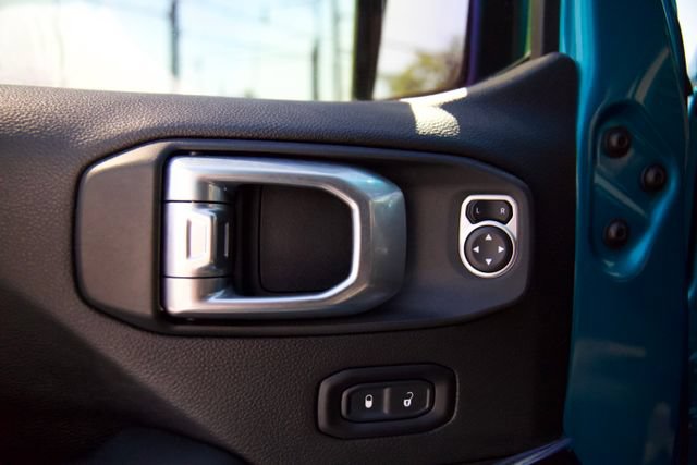 Used 2020 Jeep Wrangler Unlimited Sahara w/ Cold Weather Group AWD/4WD image 14