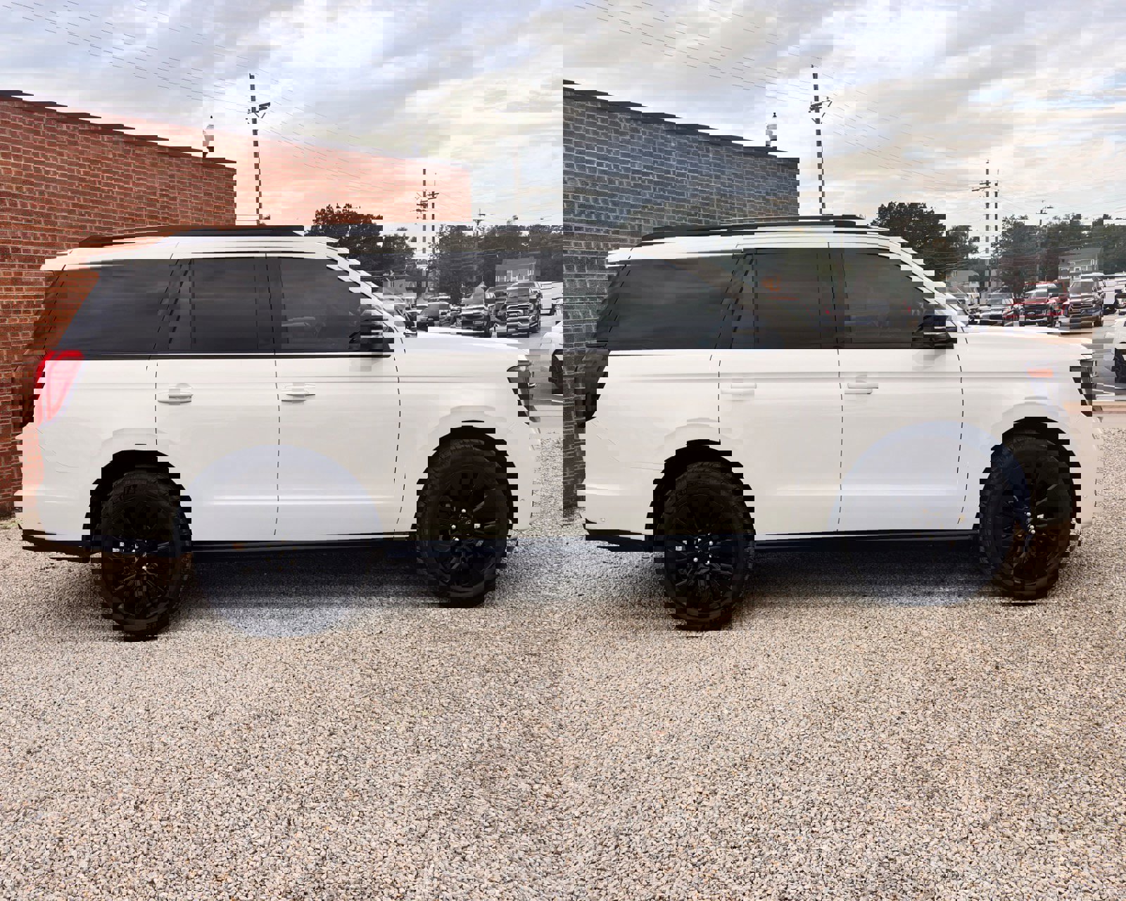 Certified 2025 Ford Expedition Platinum w/ Stealth Appearance Package image 7