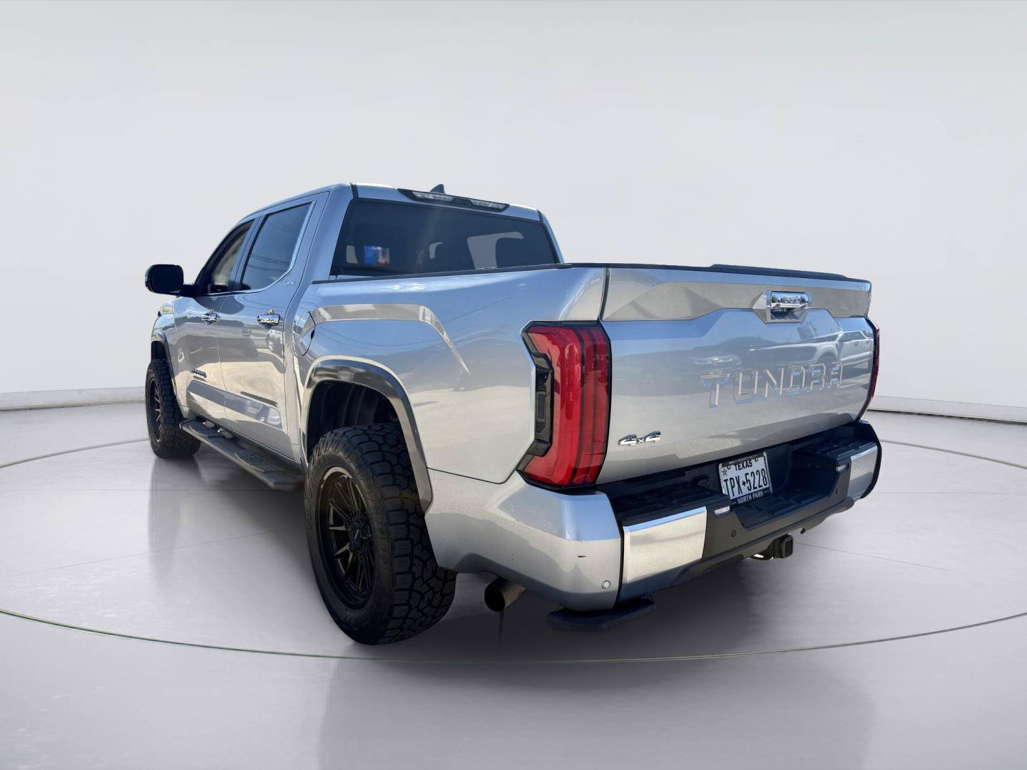 Used 2024 Toyota Tundra Limited w/ Power Package AWD/4WD image 7