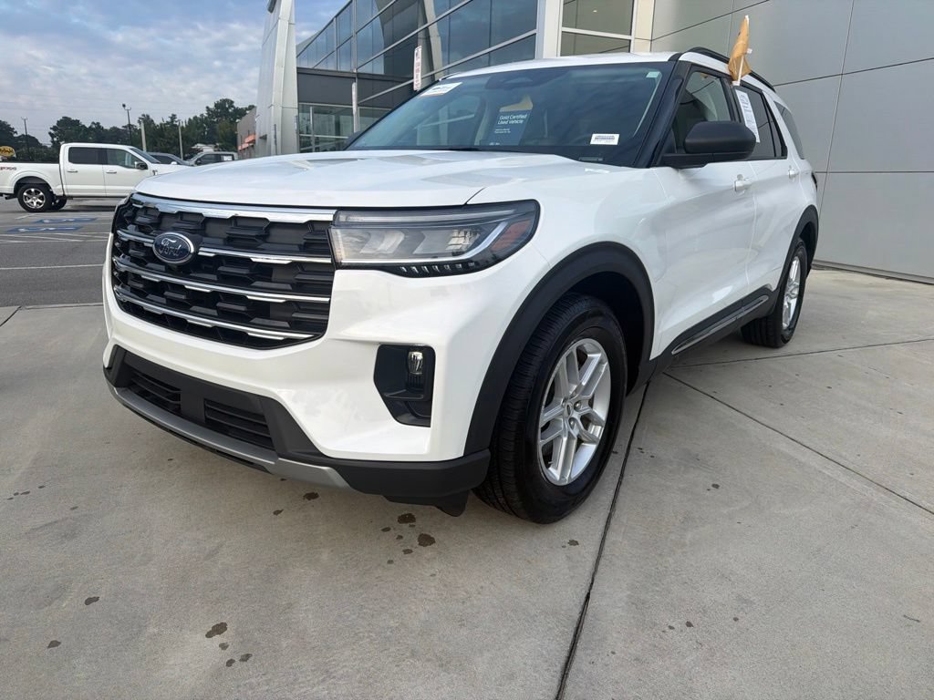 Certified 2025 Ford Explorer Active w/ Active Comfort Package RWD image 4