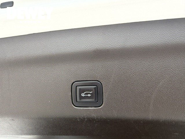 Used 2022 Chevrolet Suburban Z71 w/ Off-Road Capability Package AWD/4WD image 34