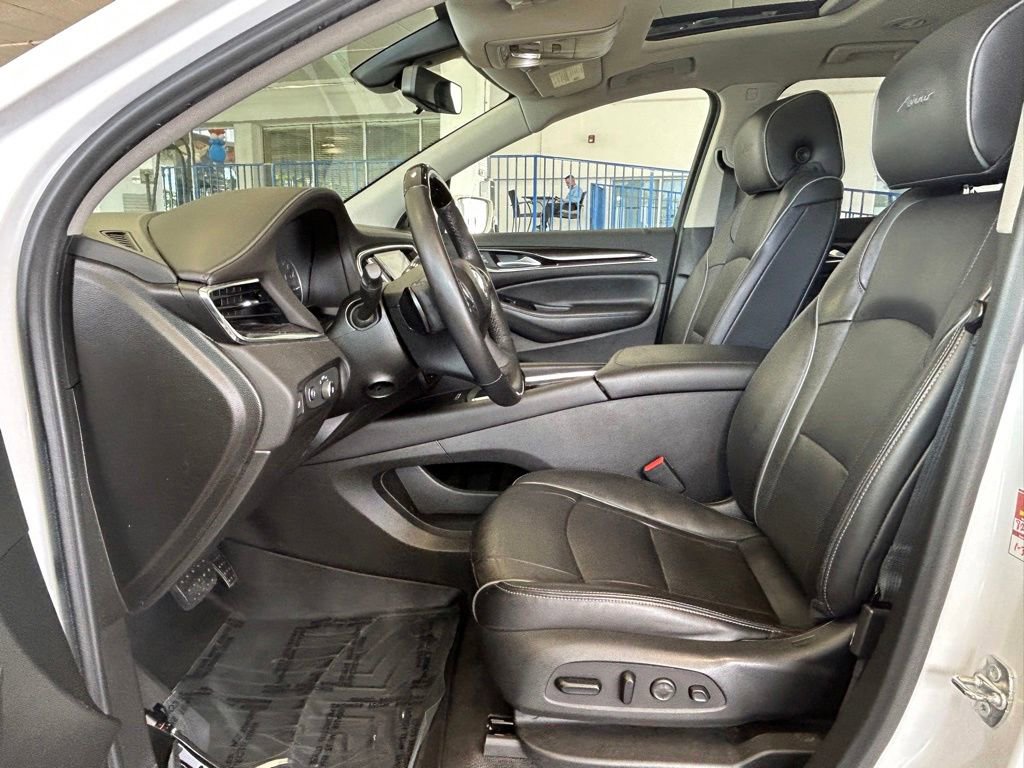 Used 2020 Buick Enclave Avenir w/ Avenir Technology Package FWD image 10