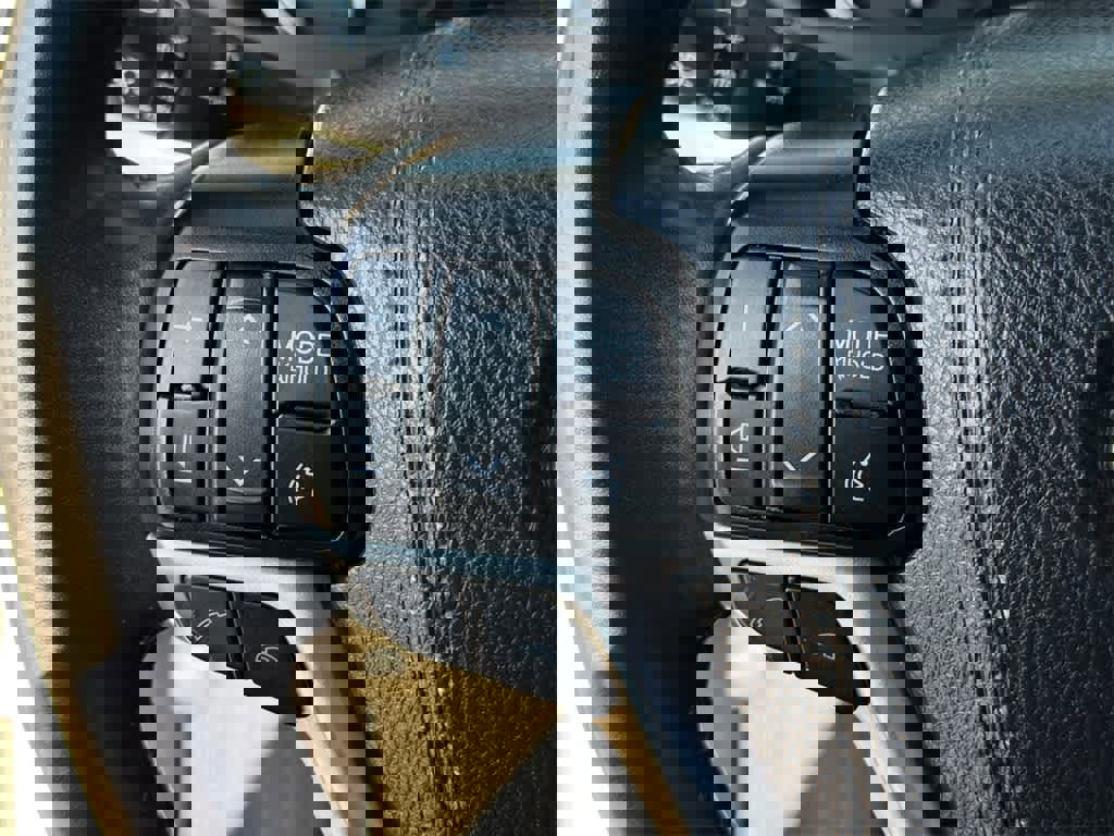 Used 2019 Toyota Highlander XLE w/ Carpet Mat Package (TMS) image 25