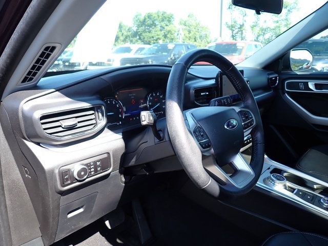 Certified 2023 Ford Explorer XLT w/ Equipment Group 202A AWD/4WD image 17