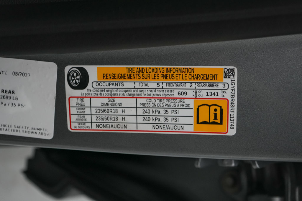 Used 2024 Cadillac XT4 Luxury w/ LPO, Floor Liner Package AWD/4WD image 26
