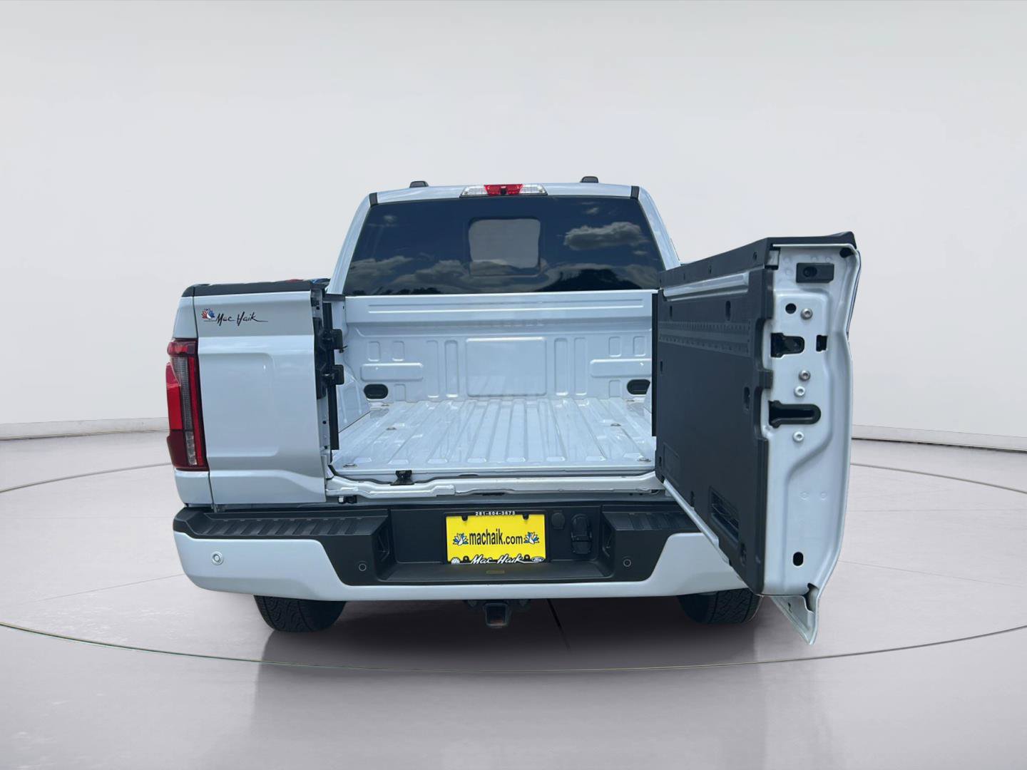 Certified 2025 Ford F150 Platinum w/ FX4 Off-Road Package AWD/4WD image 32