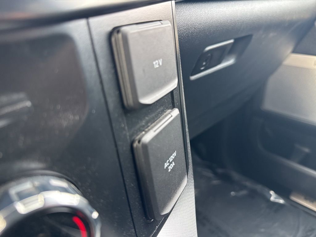 Certified 2022 Ford F150 Platinum w/ Equipment Group 701A High image 32