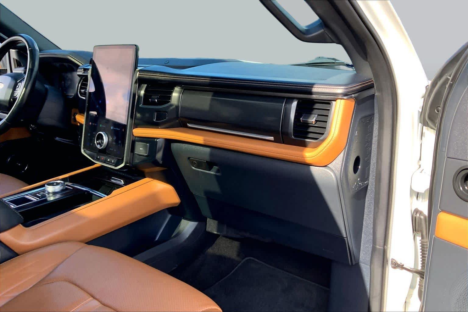 Certified 2023 Ford Expedition Platinum RWD image 17