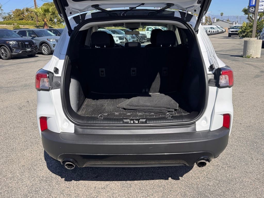 Certified 2022 Ford Escape SE w/ SE Sport Appearance Package image 13