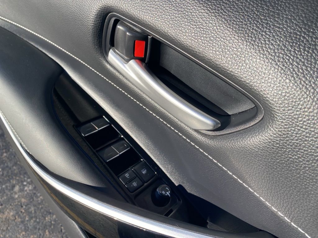 Used 2022 Toyota Corolla XSE image 11