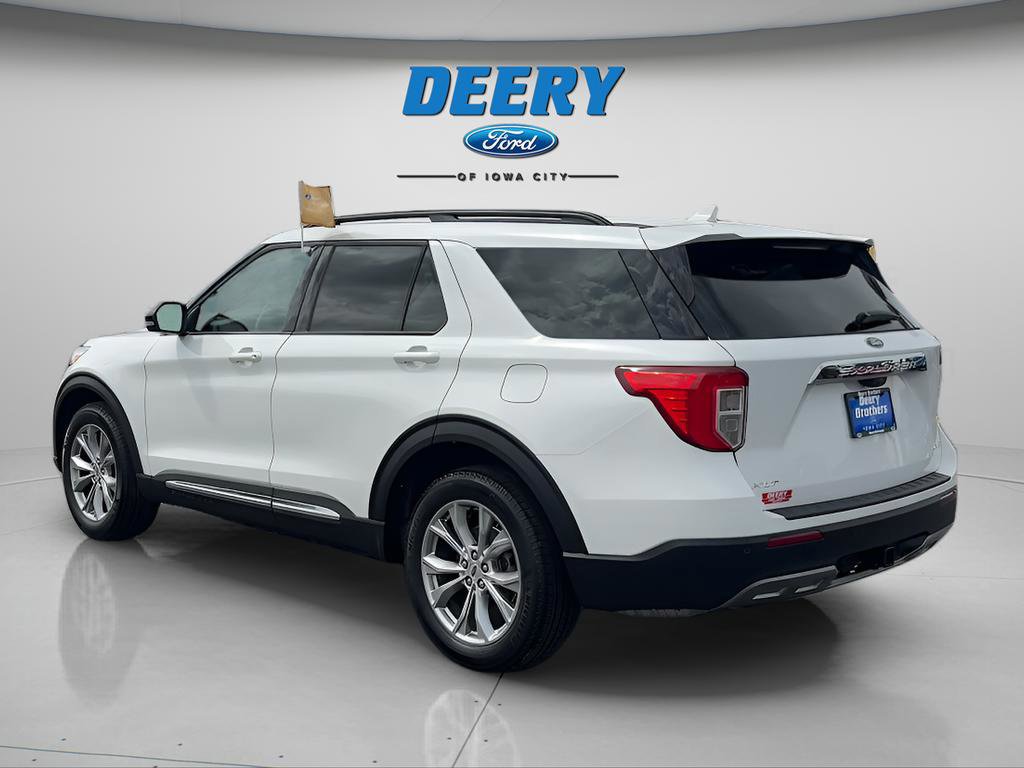 Certified 2024 Ford Explorer XLT w/ Equipment Group 202A AWD/4WD image 3