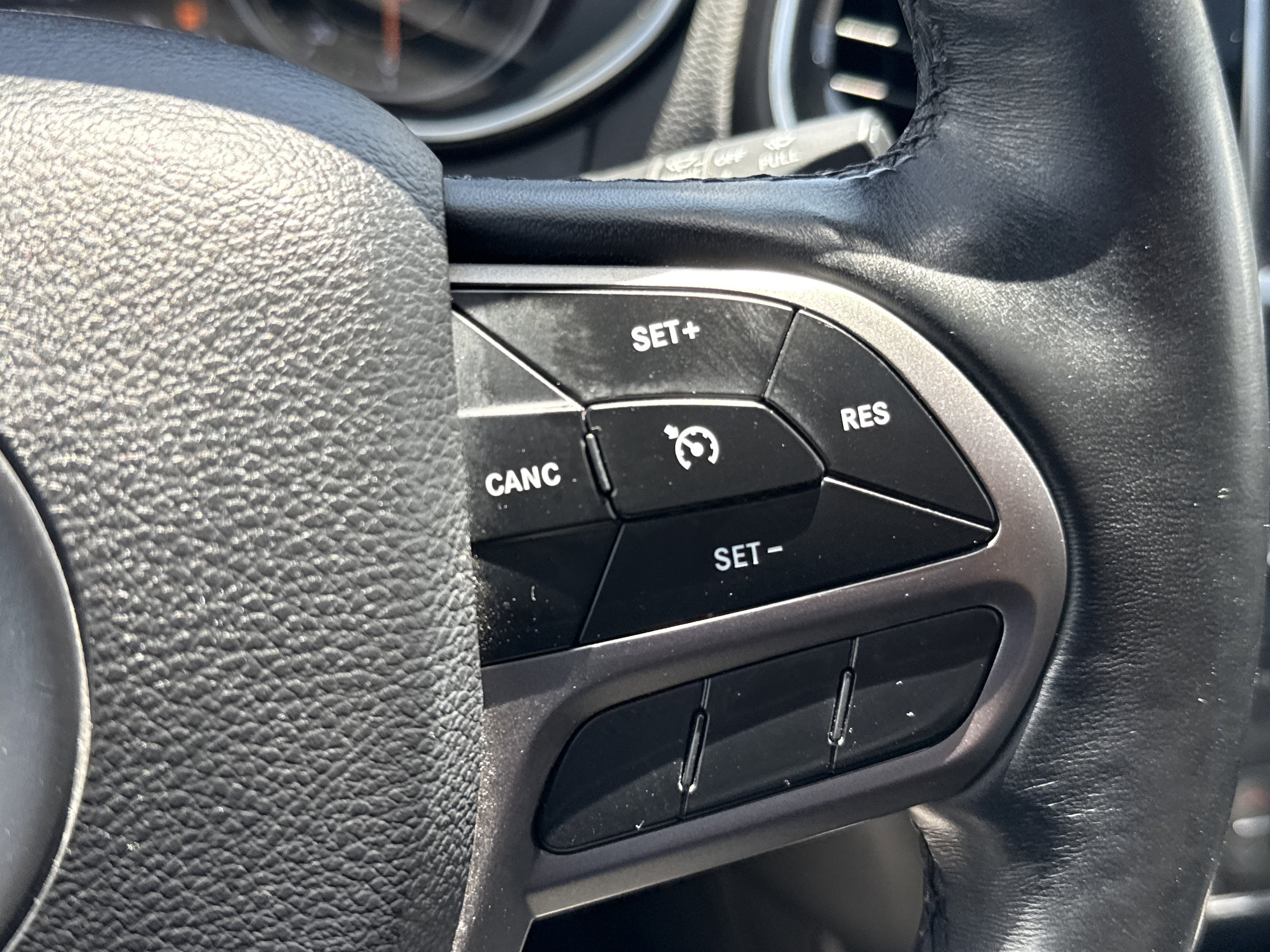 Used 2019 Jeep Cherokee Limited AWD/4WD image 18