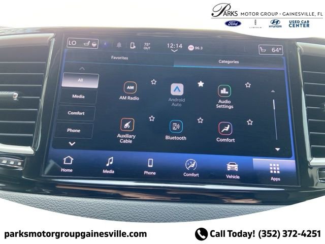 Used 2024 Chrysler Pacifica Touring-L image 18