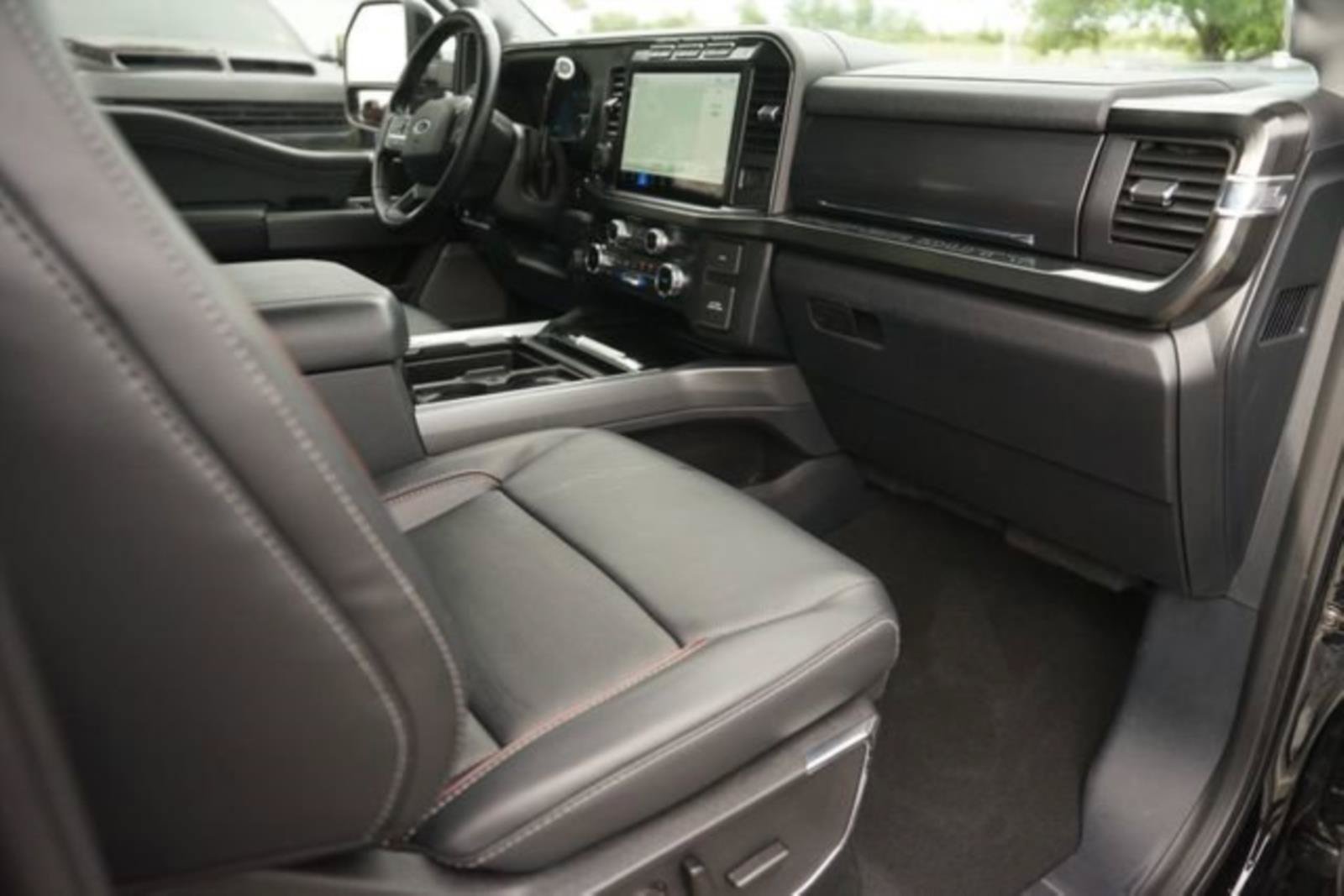 Certified 2023 Ford F250 Lariat w/ Lariat Ultimate Package AWD/4WD image 17