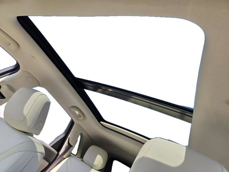Used 2025 Cadillac XT5 Premium Luxury FWD image 8
