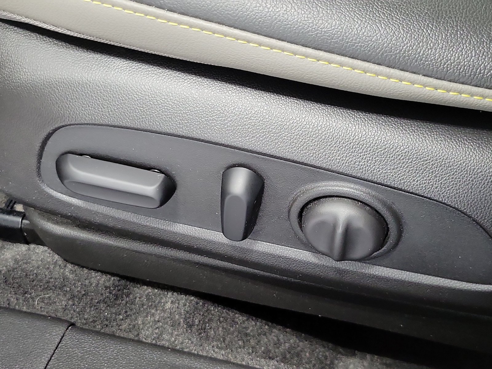 Used 2024 Chevrolet Trax ACTIV w/ Sunroof Package FWD image 9