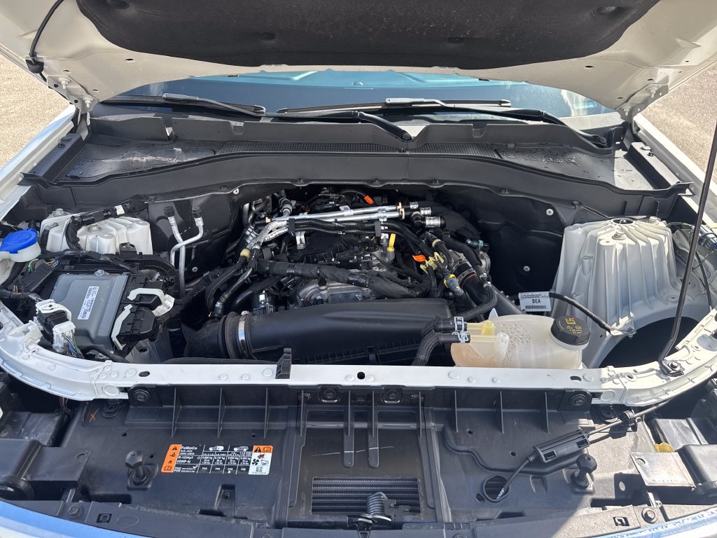 Certified 2025 Ford Explorer Active RWD image 31