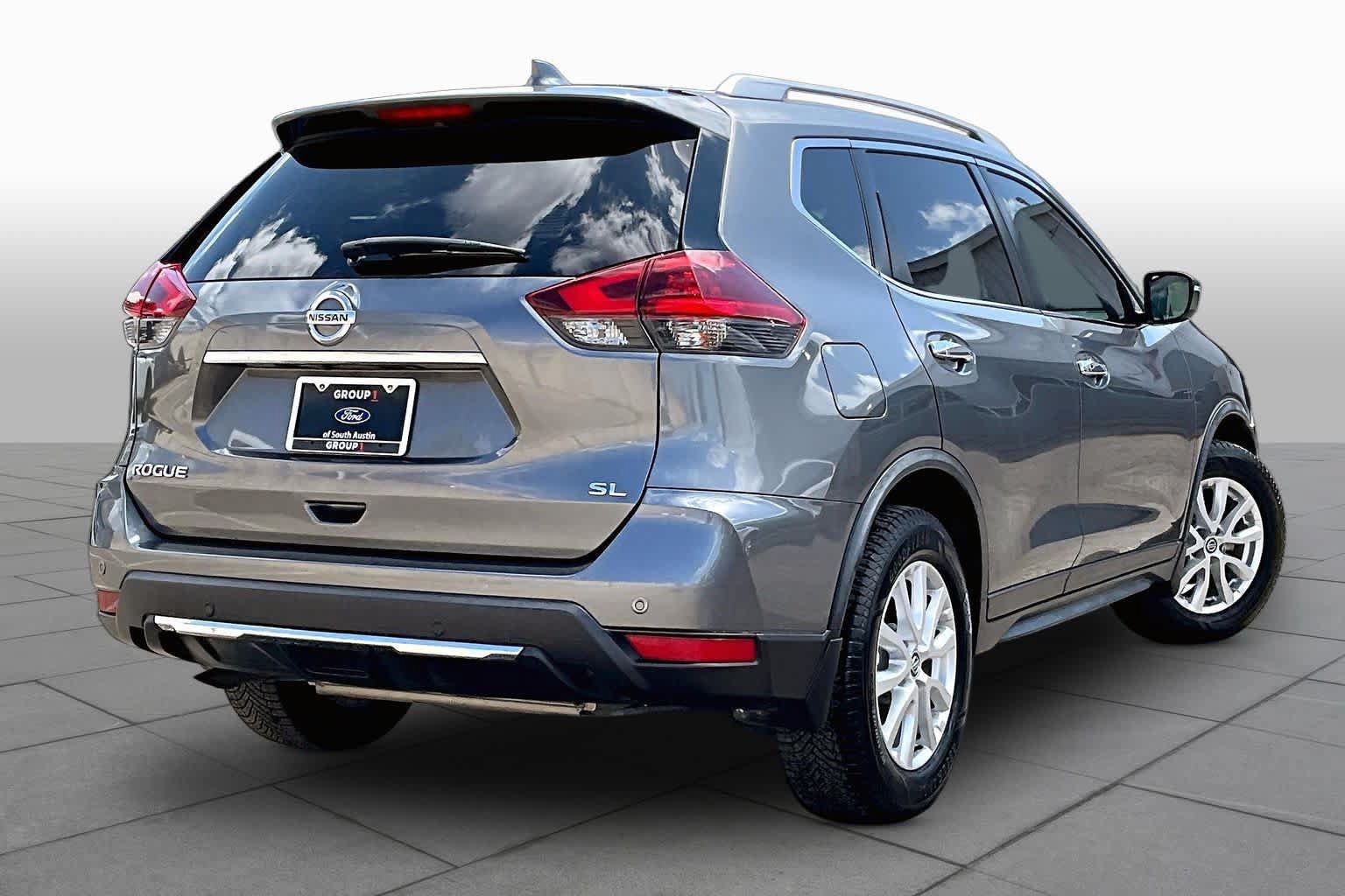 Used 2020 Nissan Rogue SV FWD image 7