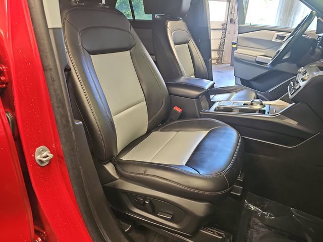 Certified 2023 Ford Explorer XLT w/ Equipment Group 202A RWD image 10