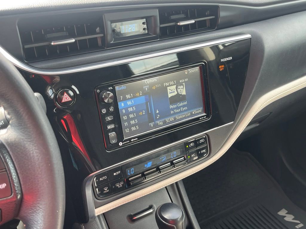 Used 2018 Toyota Corolla iM image 31