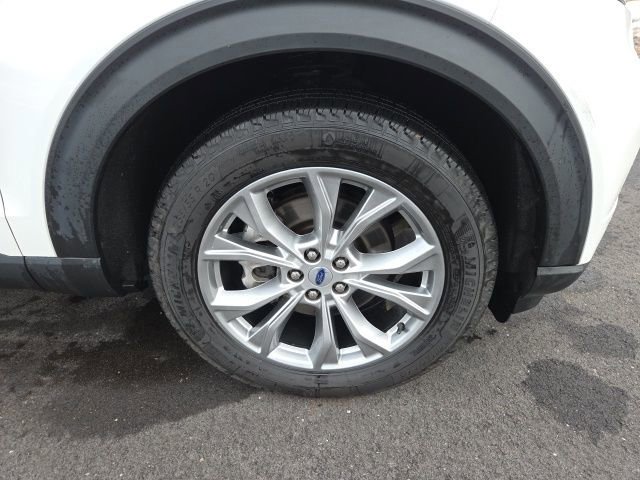 Certified 2023 Ford Explorer XLT w/ Equipment Group 202A image 8