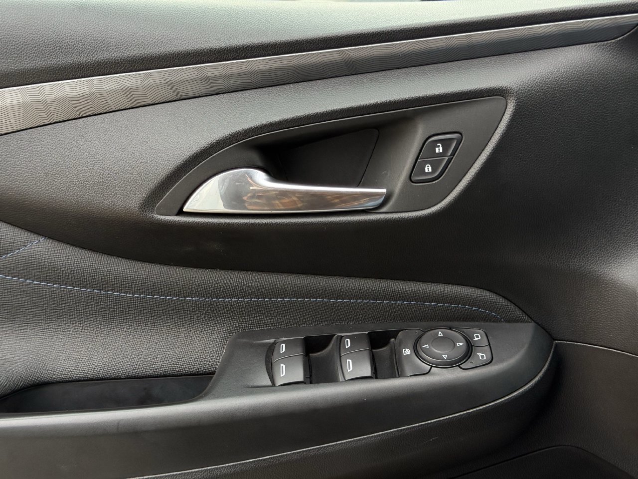 Used 2025 Buick Envista Sport Touring FWD image 21