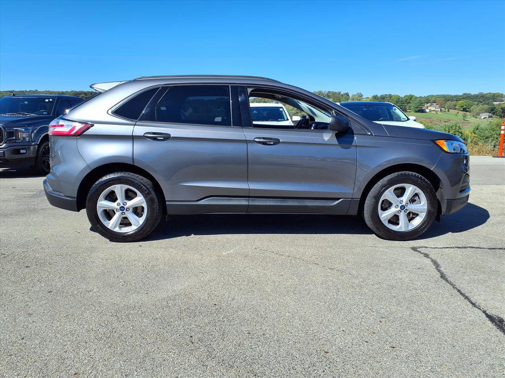 Certified 2022 Ford Edge SE image 4