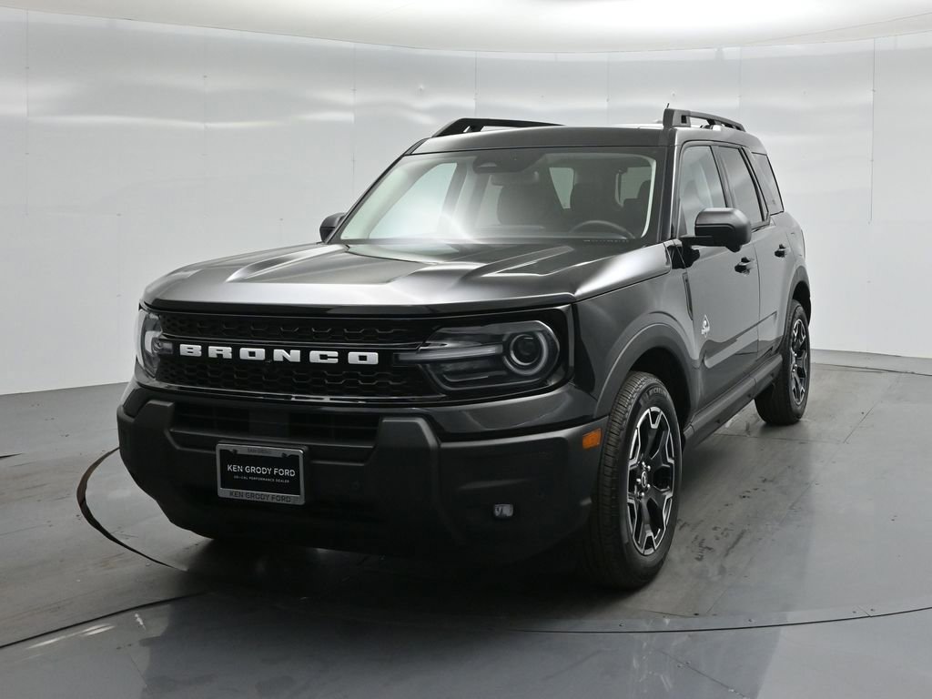 Certified 2025 Ford Bronco Sport Outer Banks w/ Outer Banks Tech Package+ AWD/4WD image 56