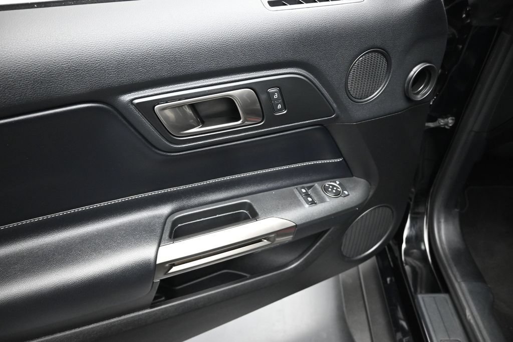 Certified 2021 Ford Mustang Shelby GT500 w/ Carbon Fiber Track Pack RWD image 8
