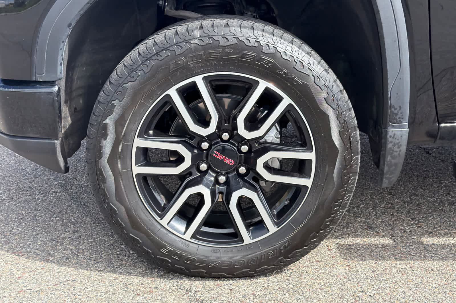 Used 2025 GMC Sierra 1500 AT4 w/ Technology Package AWD/4WD image 25