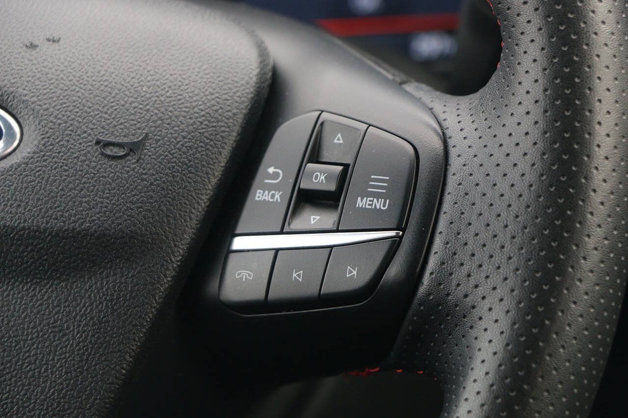 Certified 2025 Ford Escape ST-Line Select AWD/4WD image 21