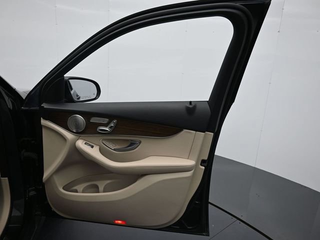 Used 2021 Mercedes-Benz GLC 300 4MATIC image 28