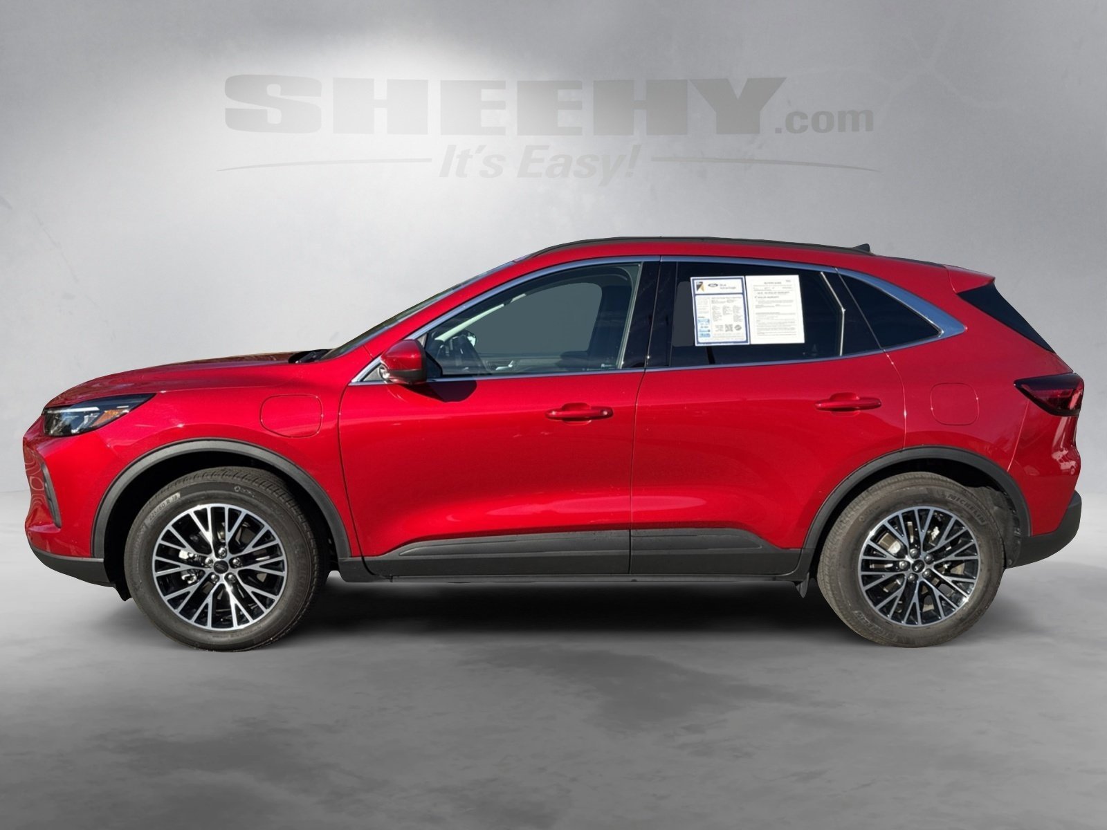 Certified 2025 Ford Escape SE w/ PHEV Premium Package image 2