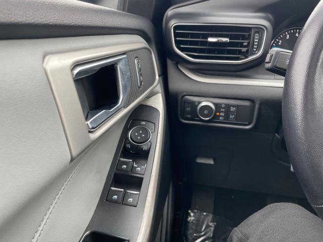 Certified 2022 Ford Explorer XLT w/ Equipment Group 202A image 22