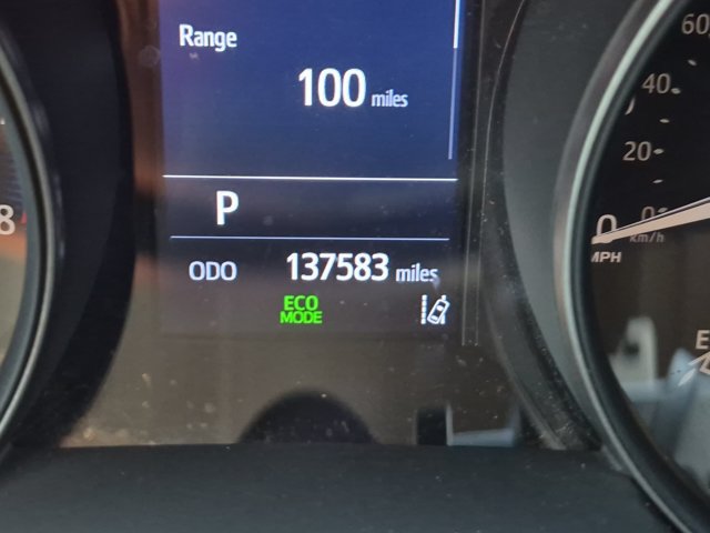 Used 2020 Toyota C-HR XLE FWD image 21