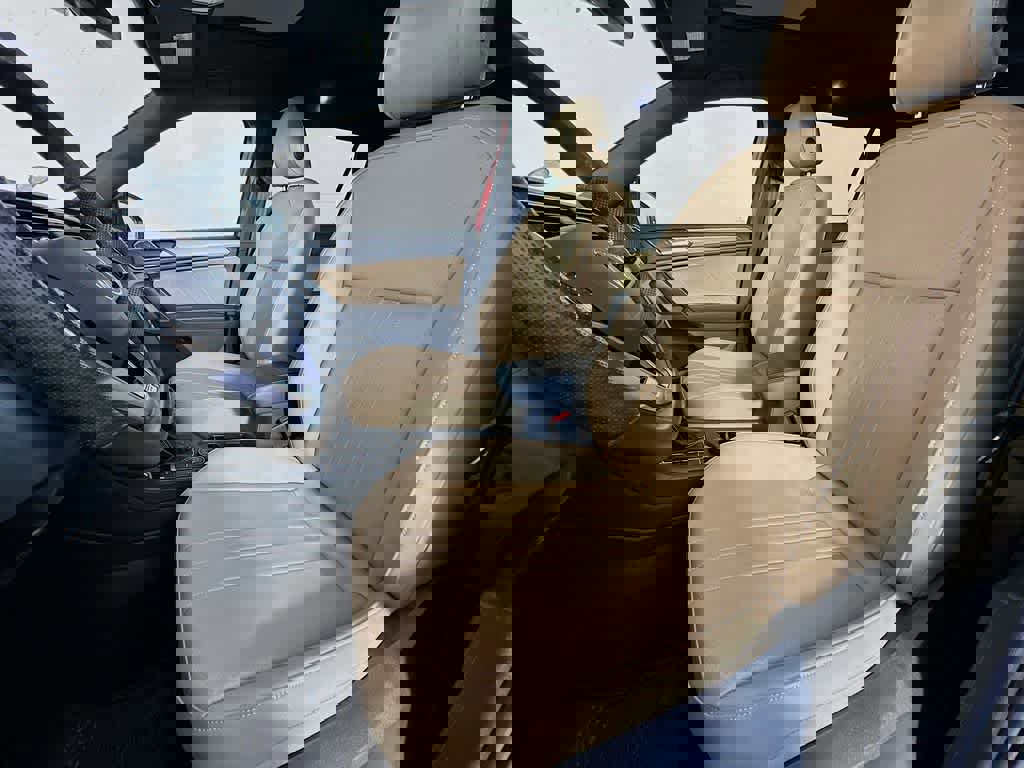 Used 2024 Volkswagen Tiguan SE R-Line image 15