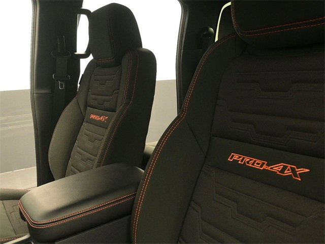 Used 2025 Nissan Frontier PRO-4X w/ Pro Convenience Package image 22