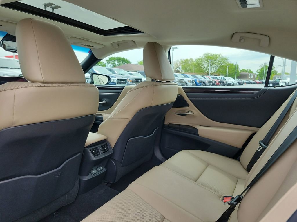 Used 2019 Lexus ES 350 w/ Premium Package FWD image 16