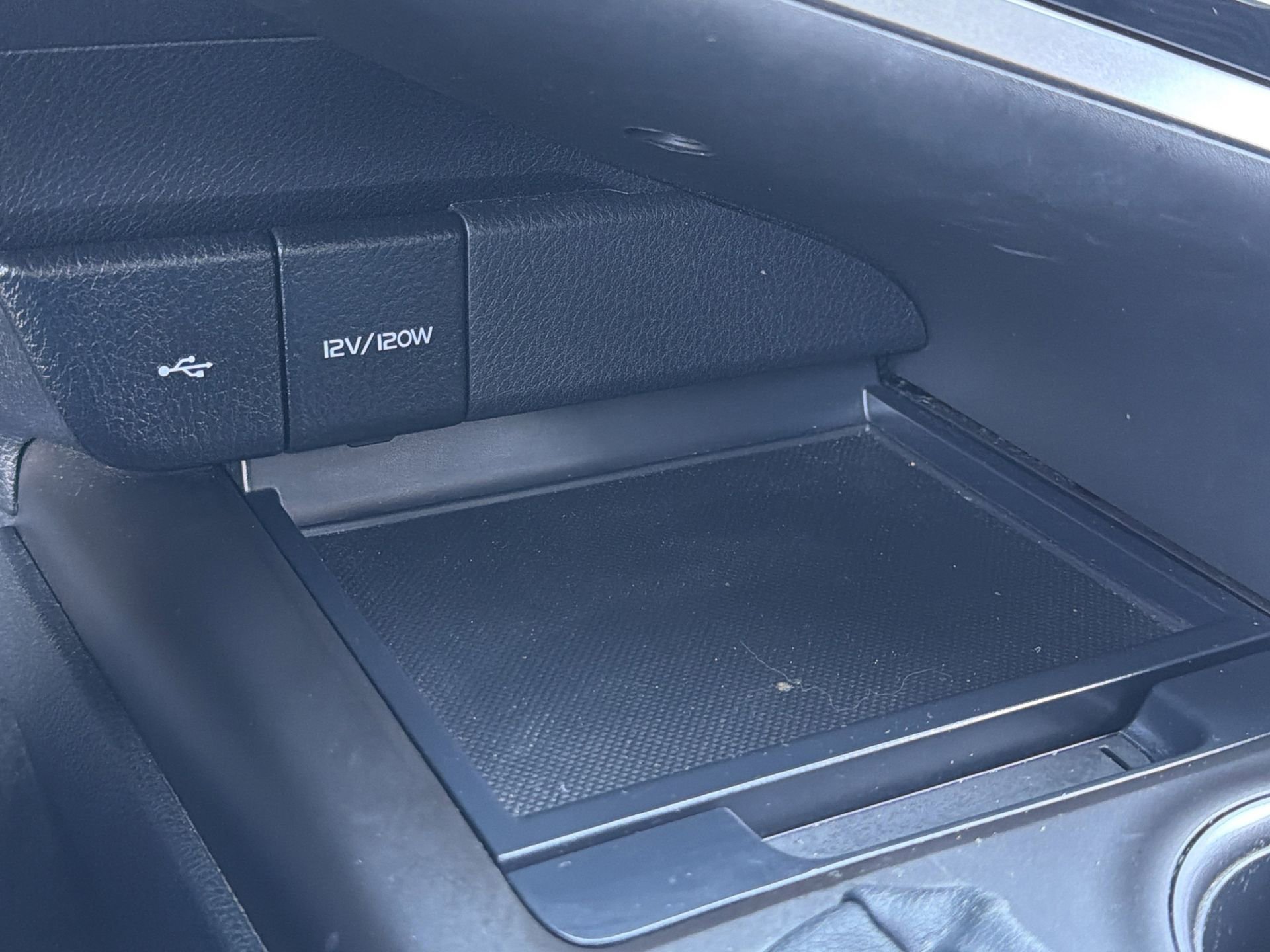 Used 2022 Toyota Camry SE image 6