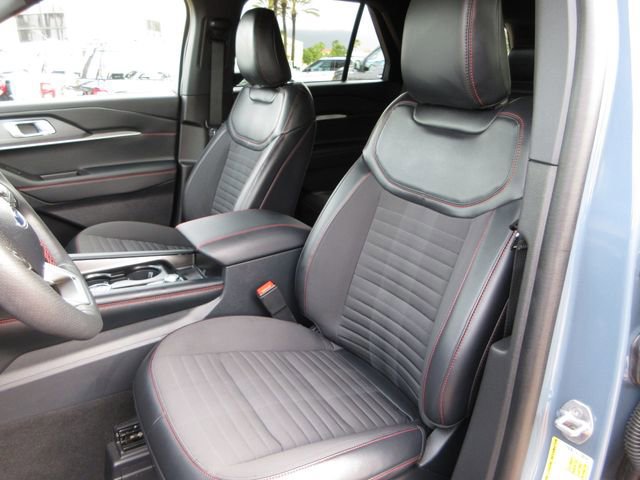 Certified 2025 Ford Explorer ST-Line w/ Premium Package image 12