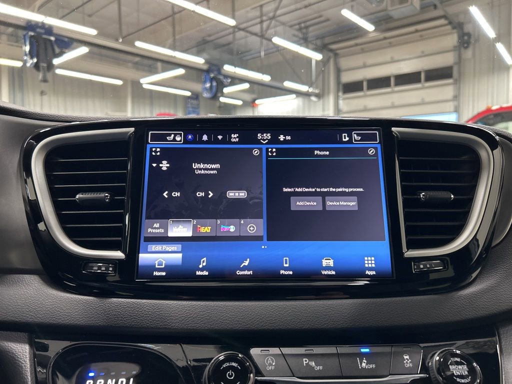 Used 2025 Chrysler Pacifica Select FWD image 19