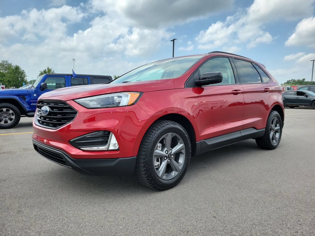 Certified 2023 Ford Edge SEL w/ Sport Appearance Package AWD/4WD image 2