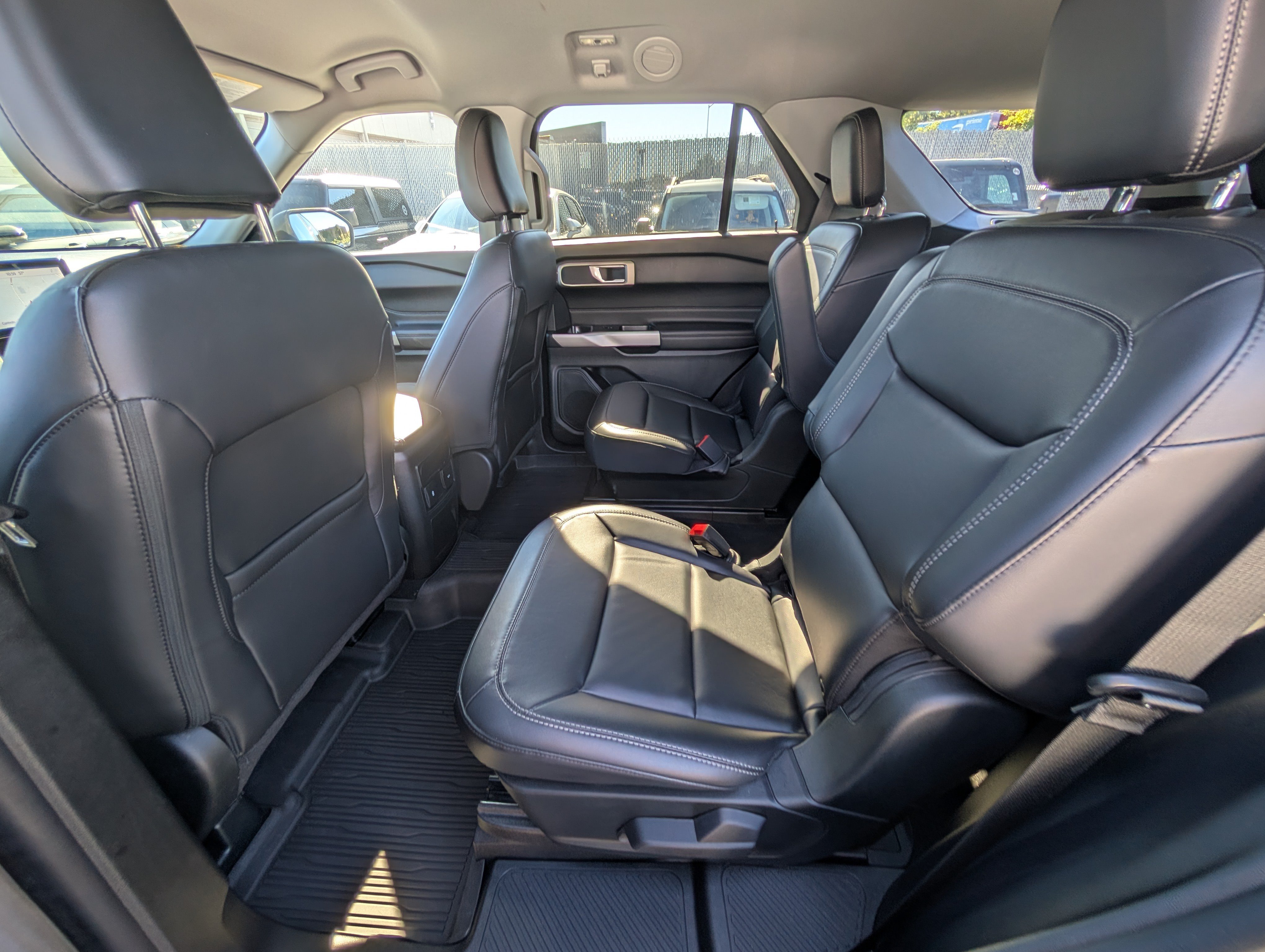 Certified 2023 Ford Explorer XLT w/ Equipment Group 202A AWD/4WD image 18