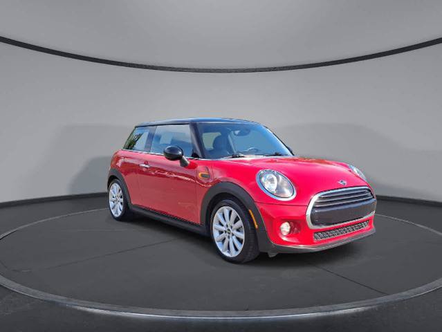 Used 2019 MINI Cooper 2-Door Hardtop FWD image 2