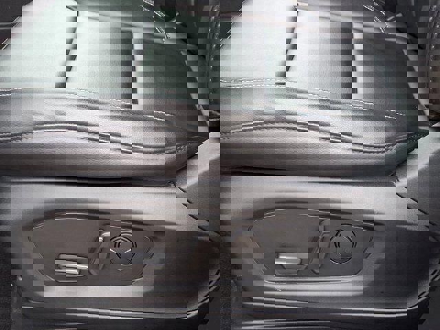 Certified 2024 Ford Explorer XLT w/ Equipment Group 202A image 7