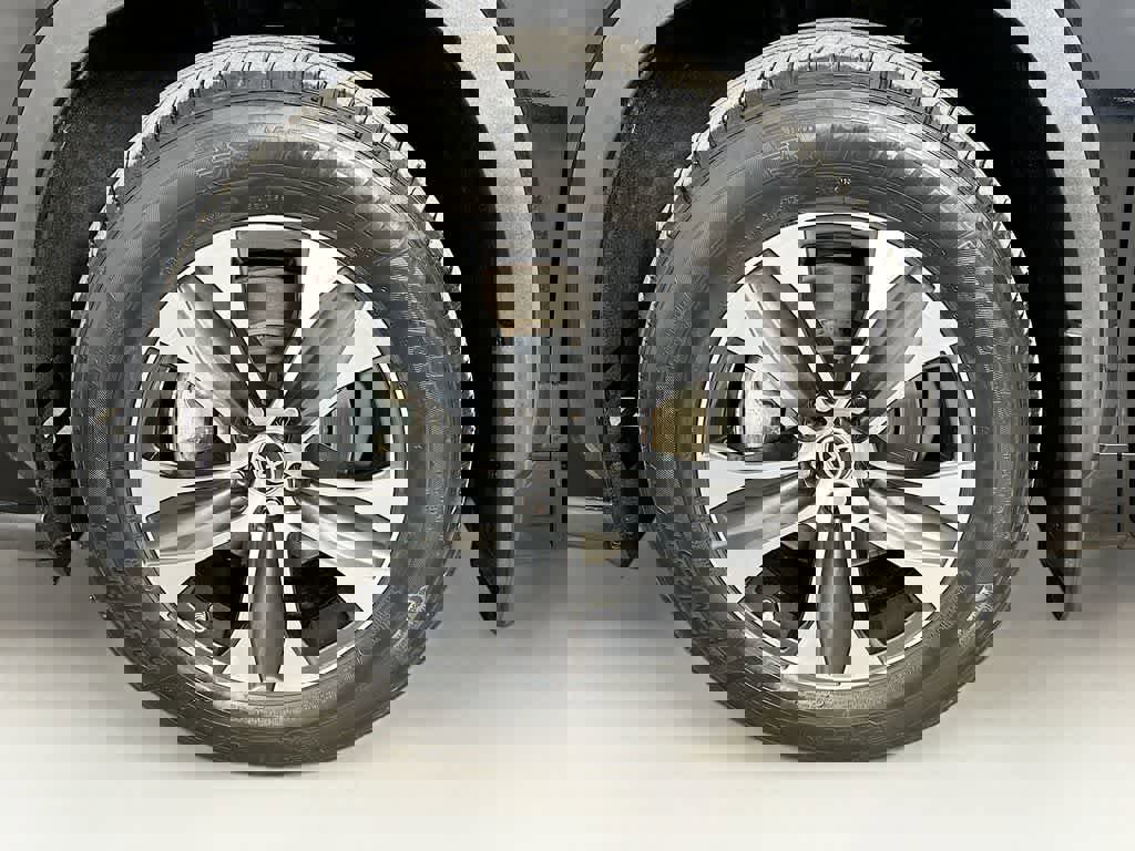 Used 2023 Toyota Highlander XLE image 8