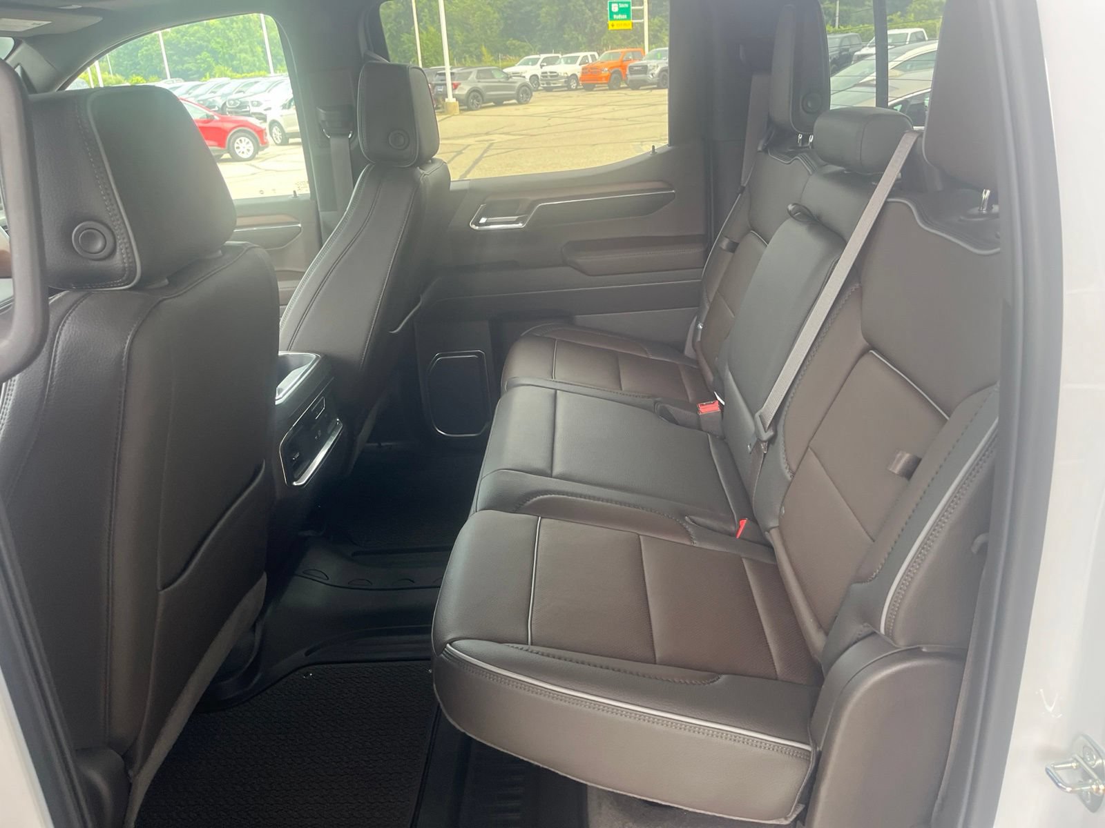Used 2023 GMC Sierra 1500 Denali w/ Denali Reserve Package AWD/4WD image 11