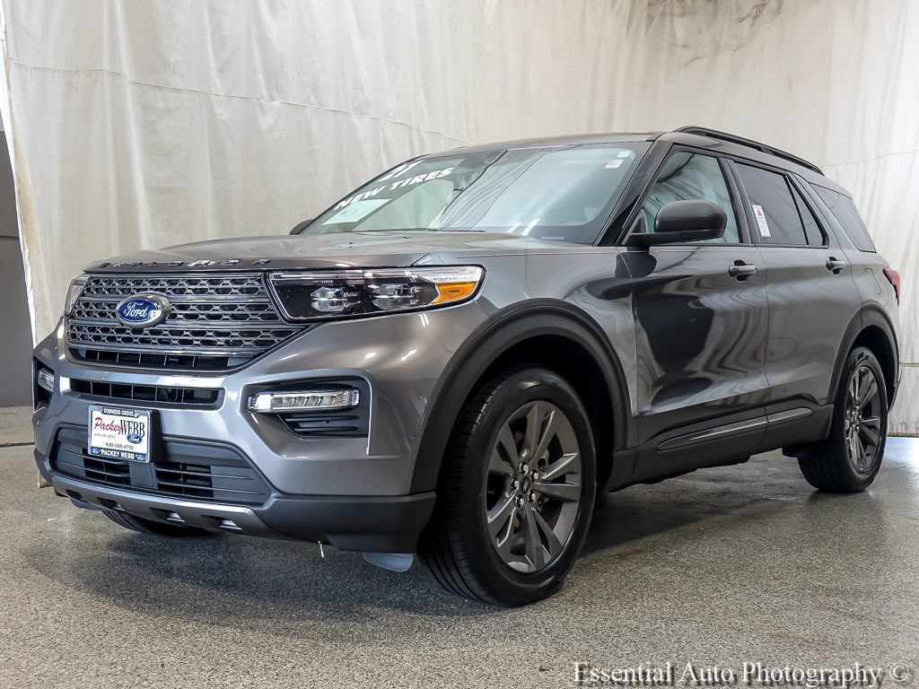 Certified 2021 Ford Explorer XLT w/ Equipment Group 202A AWD/4WD image 2