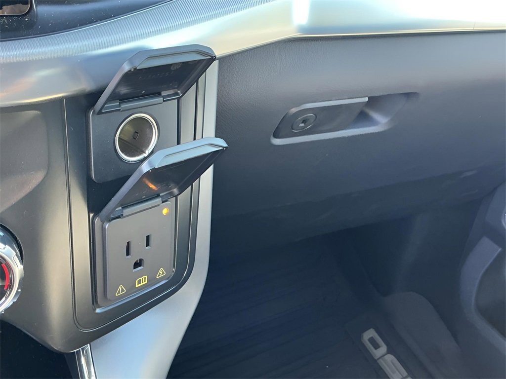 Certified 2025 Ford F150 Lariat w/ Equipment Group 502A High image 42