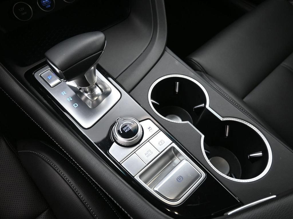 Used 2025 Genesis G70 2.5T image 31